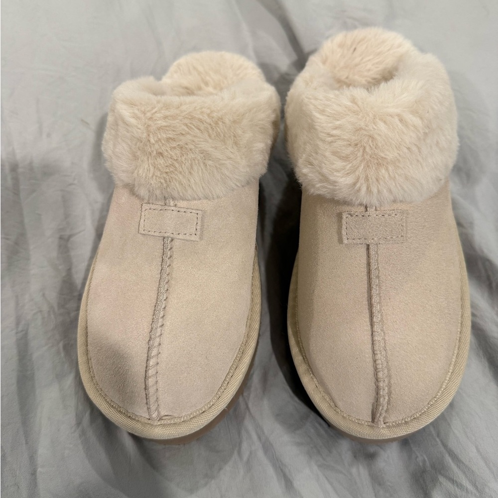 Cozy Cream Faux Fur Slippers
